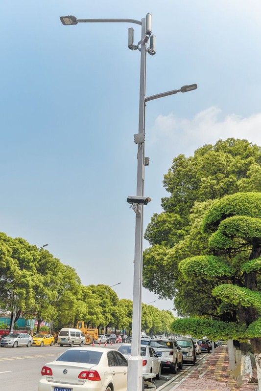 湖南首條“智(zhi)慧炤(zhao)明路”亮相長沙隆(long)平高科技(ji)園